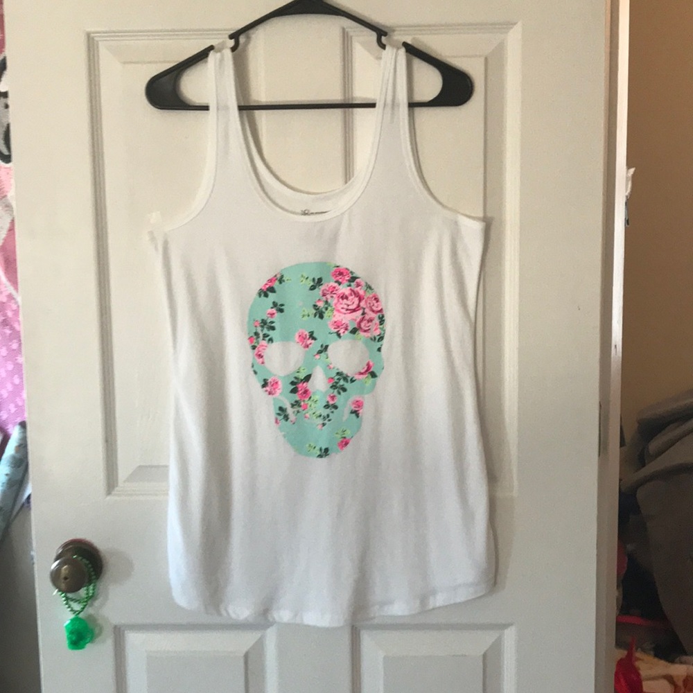 White skull tank